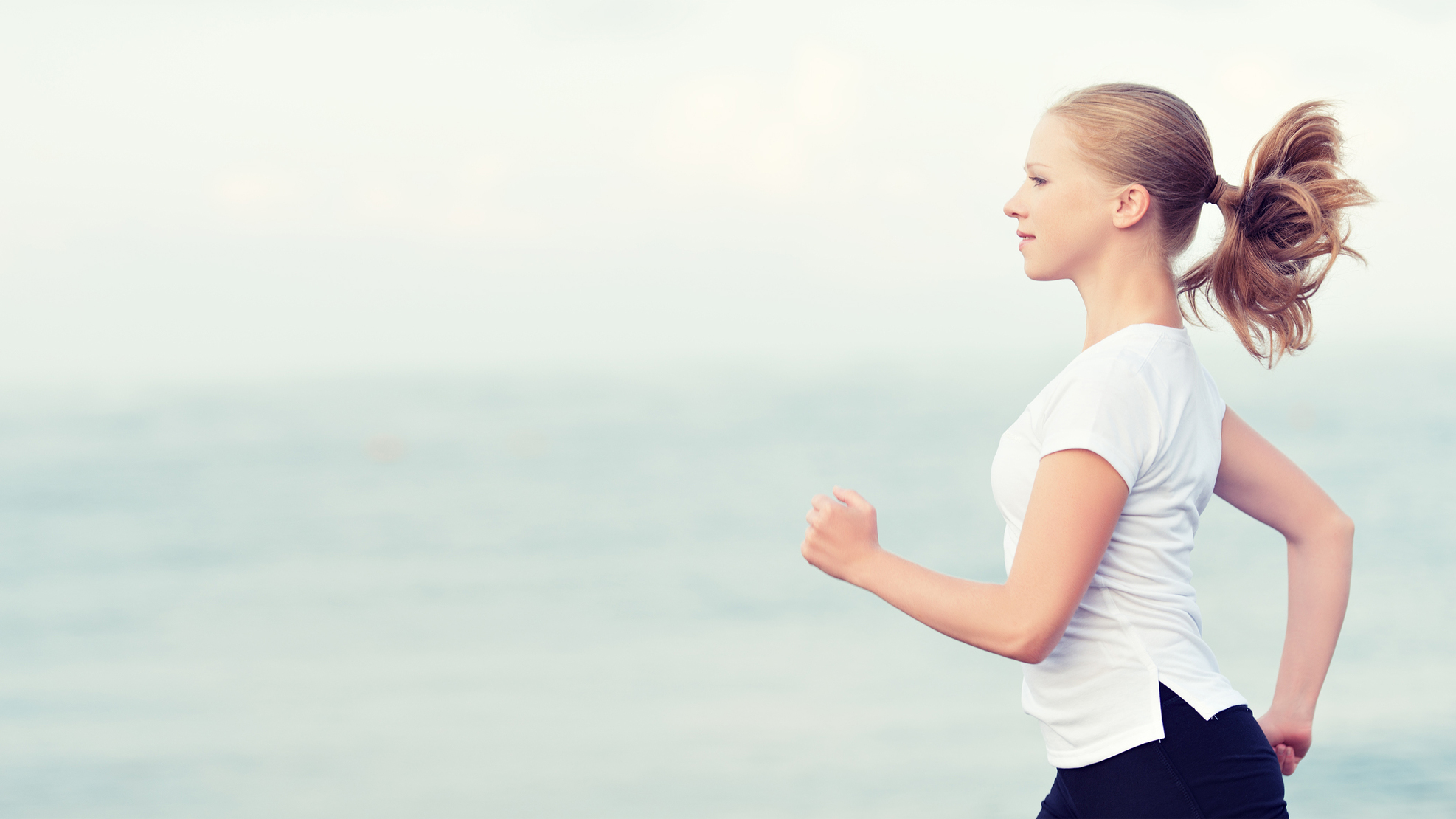 ランニングする女性