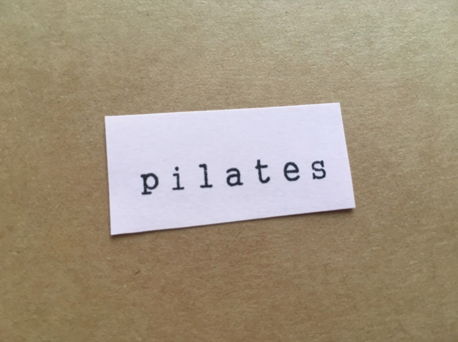 ピラティスを記した紙