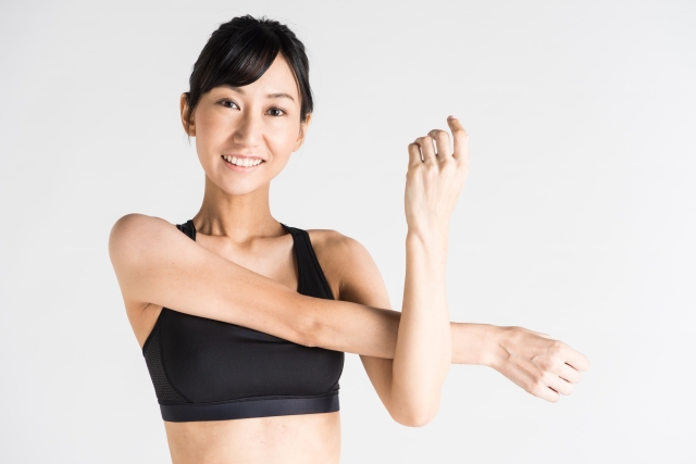 ストレッチする女性