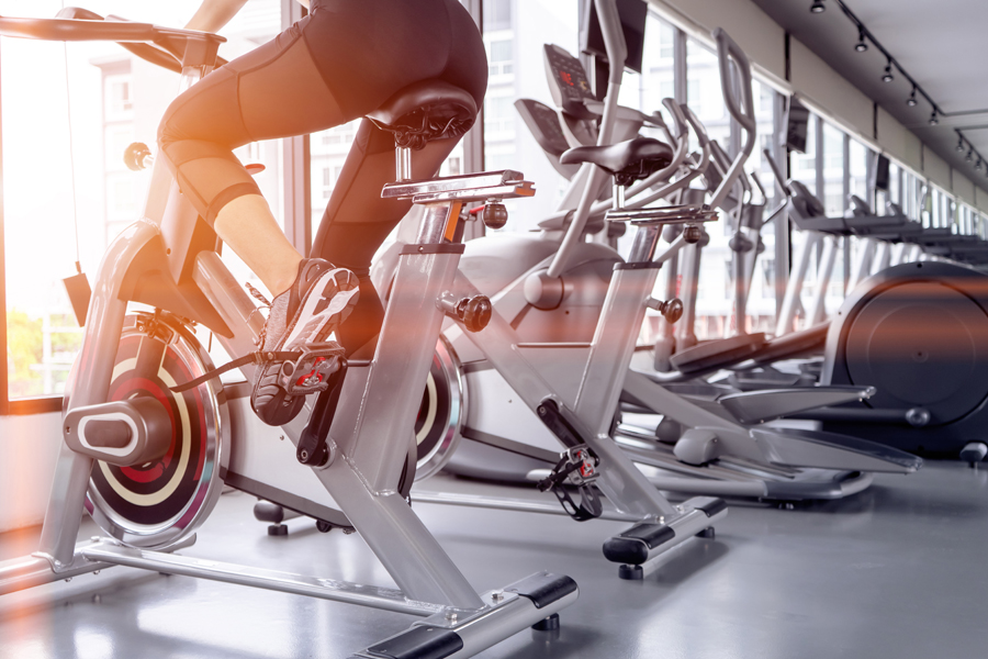 HIITは手軽にできて、メニューも豊富などのメリットがあります