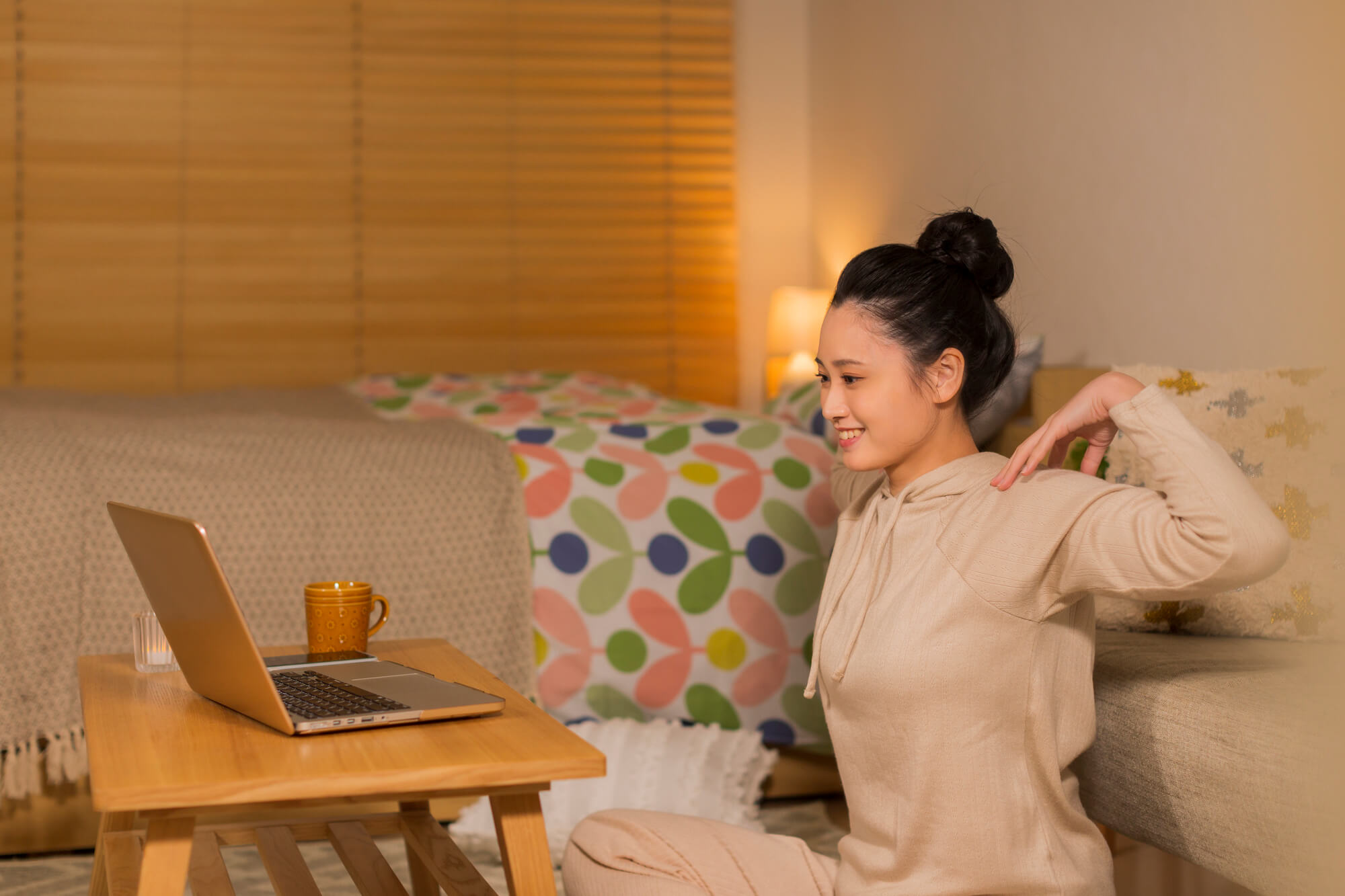 猫背になる原因とは？おすすめエクササイズで姿勢を正そう