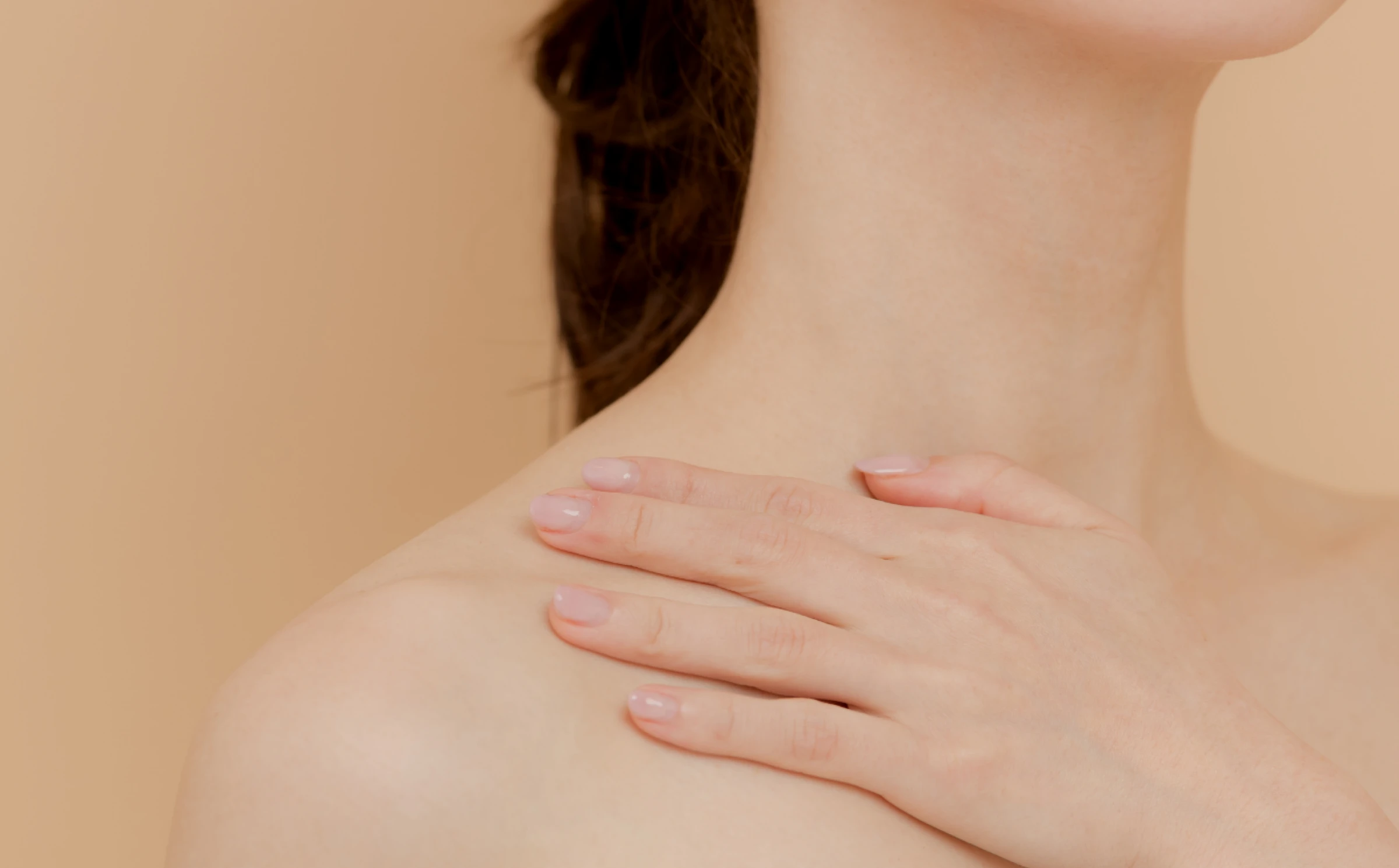 あなたのデコルテ、開いていますか?その美しさ、解析します